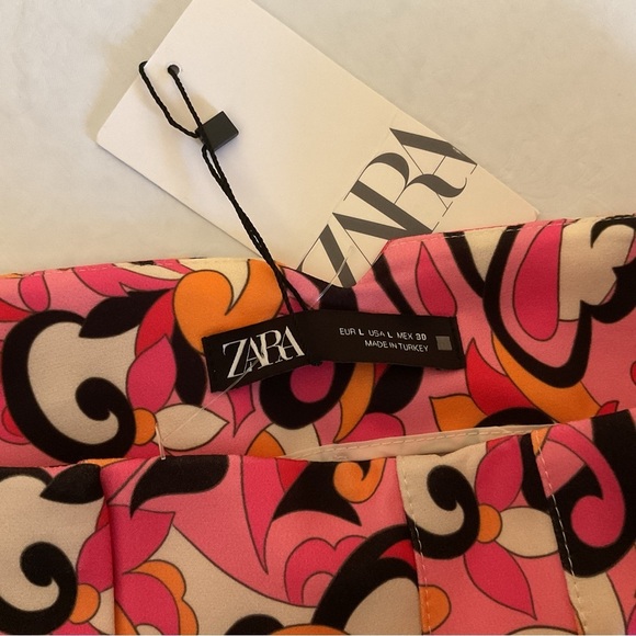 Zara NWT Women’s Pink/Black/Orange Psychedelic Print Cropped Trousers.  Size L - Picture 5 of 6